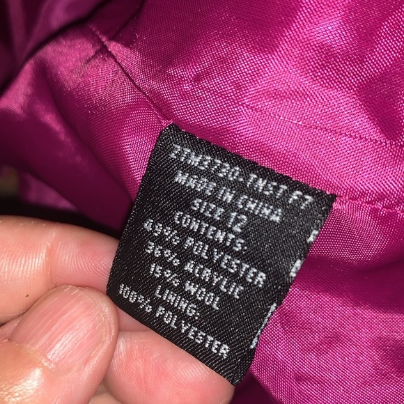 Vintage Beautiful Gently Loved Jacket by Harve Benard Collection - Picture 6 of 6